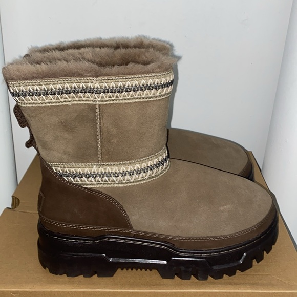 UGG CLASSIC MINI TRAILGAZER - Picture 2 of 6